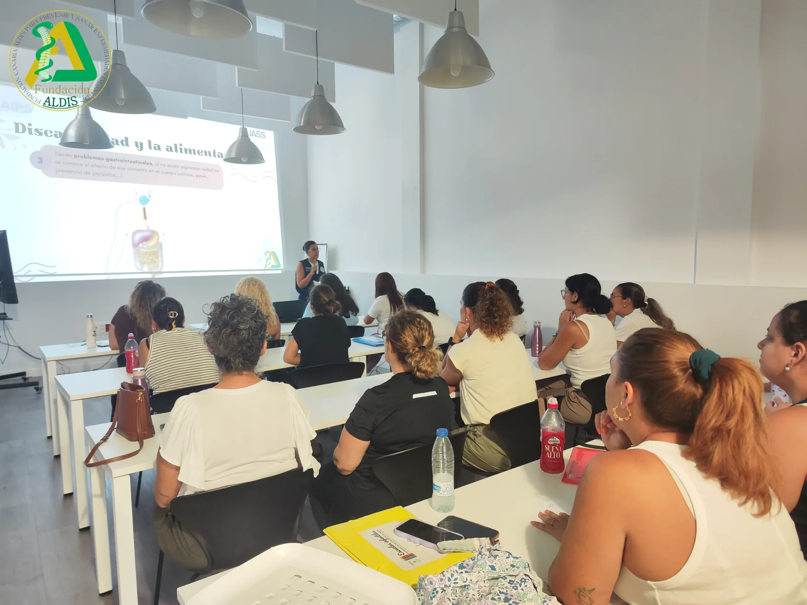 Charla sobre discapacidad y alimentación impartida por Aldis